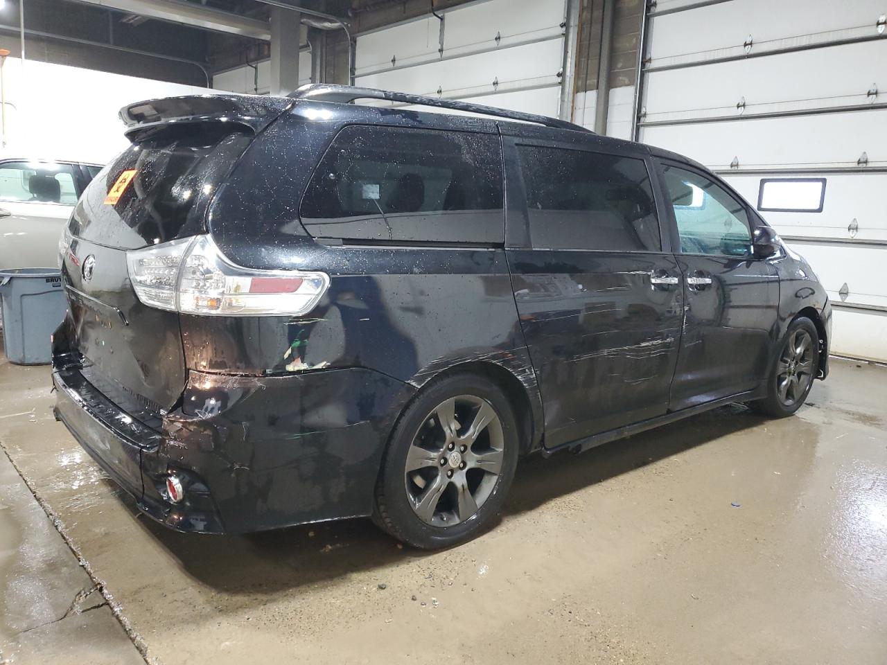 2015 Toyota Sienna VIN 5TDXK3DC6FS689160 Copart auction photo, all over / vandalism damage thumbnail 3