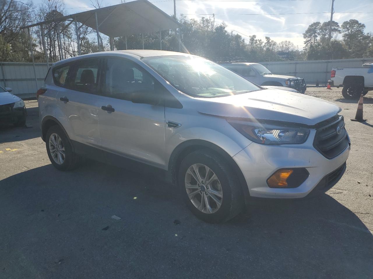 2019 Ford Escape VIN 1FMCU0F79KUA44303 Copart auction photo, frame damage / front end damage thumbnail 4