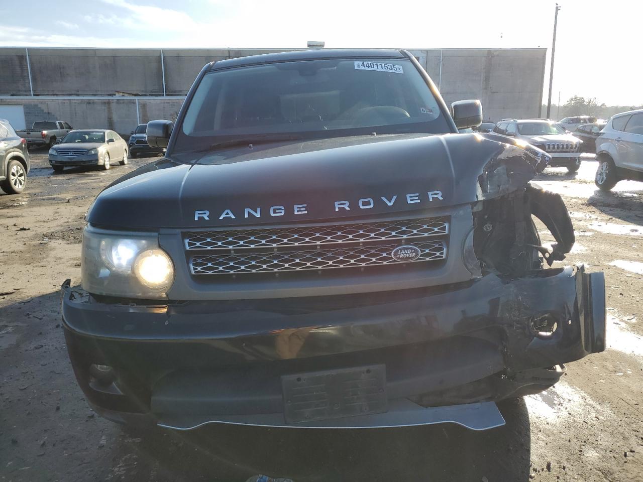 2011 Land Rover Range Rover VIN SALSH2E49BA270813 Copart auction photo, front end damage thumbnail 5