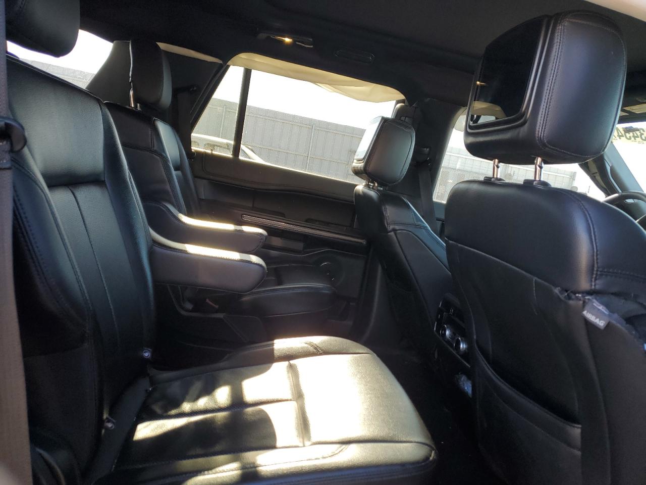 2020 Ford Expedition VIN 1FMJU1JT9LEA99282 Copart auction photo, front end / side damage thumbnail 11