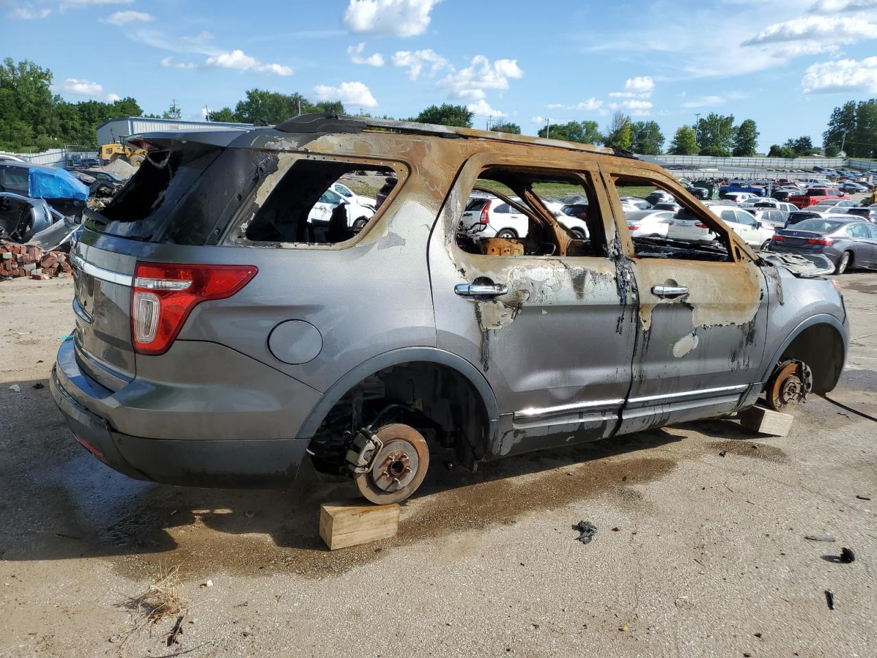2014 Ford Explorer VIN 1FM5K7D82EGC48415 Copart auction photo, burn damage thumbnail 3