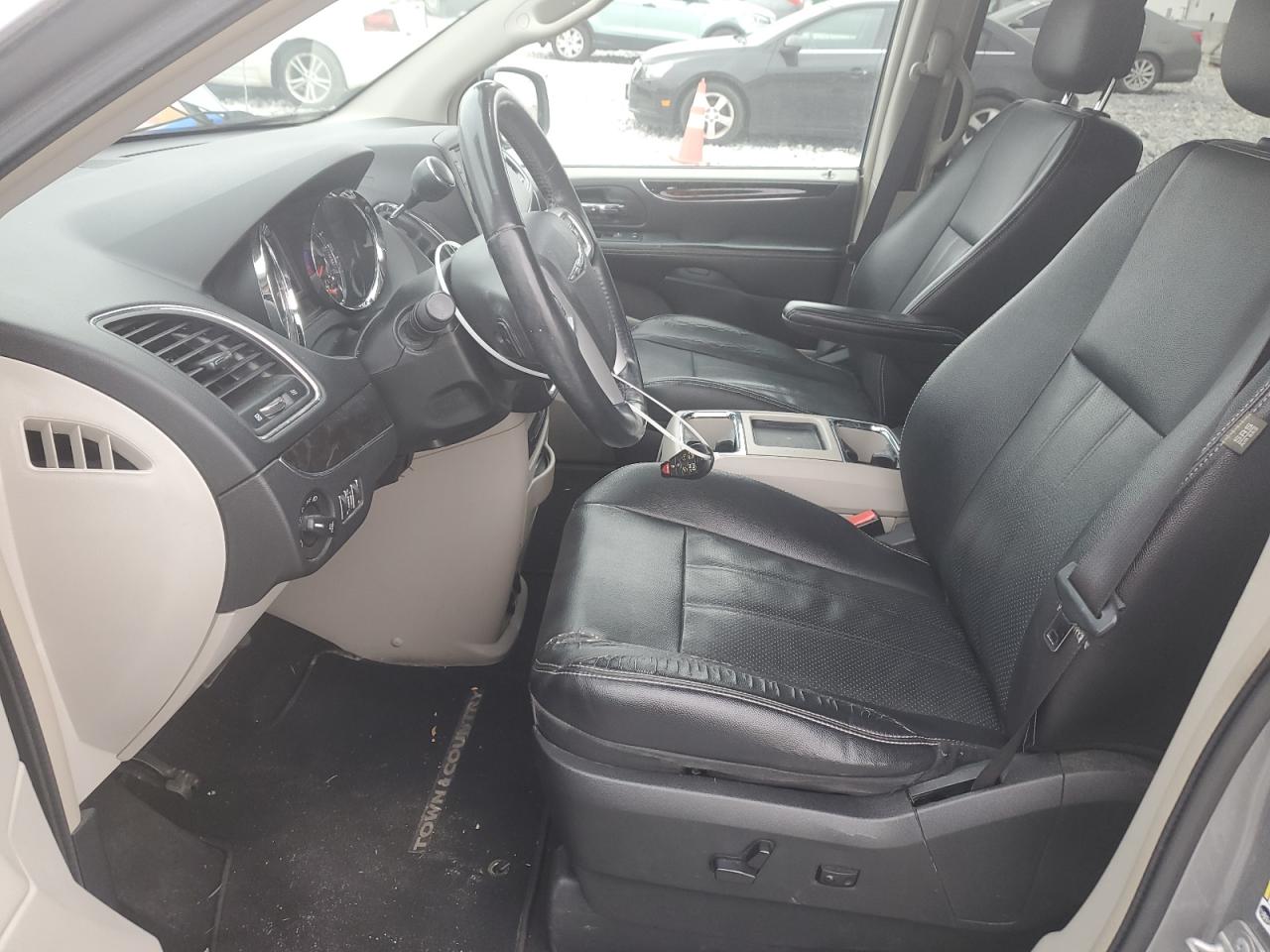 2015 Chrysler Town & Country VIN 2C4RC1CG8FR525903 Copart auction photo, mechanical / minor dent/scratches damage thumbnail 7