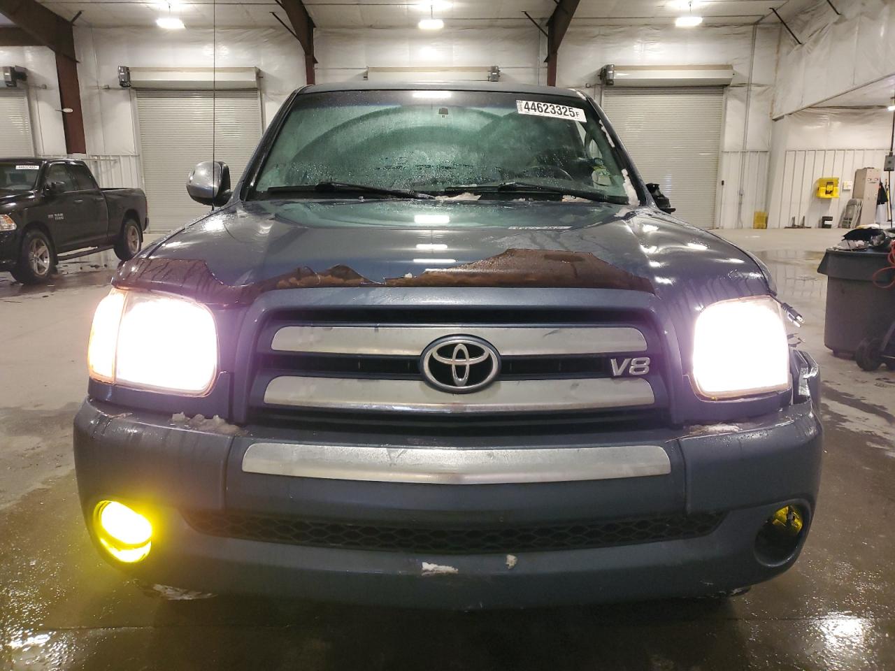 2005 Toyota Tundra VIN 5TBDT44165S482991 Copart auction photo, front end / side damage thumbnail 5