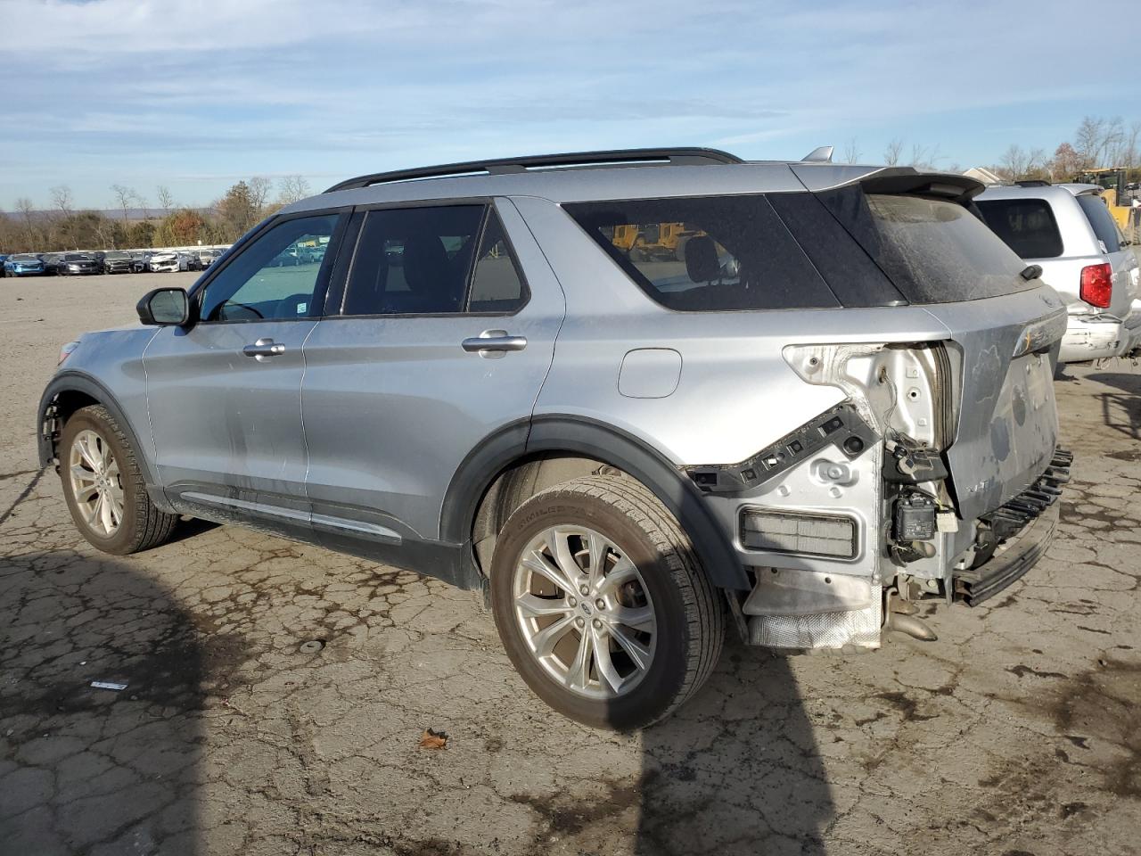2020 Ford Explorer VIN 1FMSK8DH3LGA33079 Copart auction photo, front end / rear end damage thumbnail 2