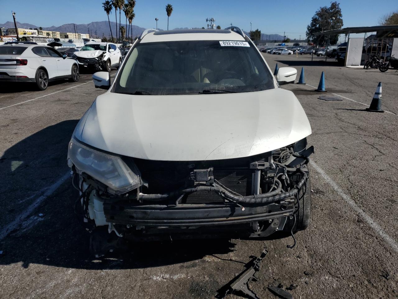 2018 Nissan Rogue VIN 5N1AT2MTXJC820495 Copart auction photo, front end / minor dent/scratches damage thumbnail 5