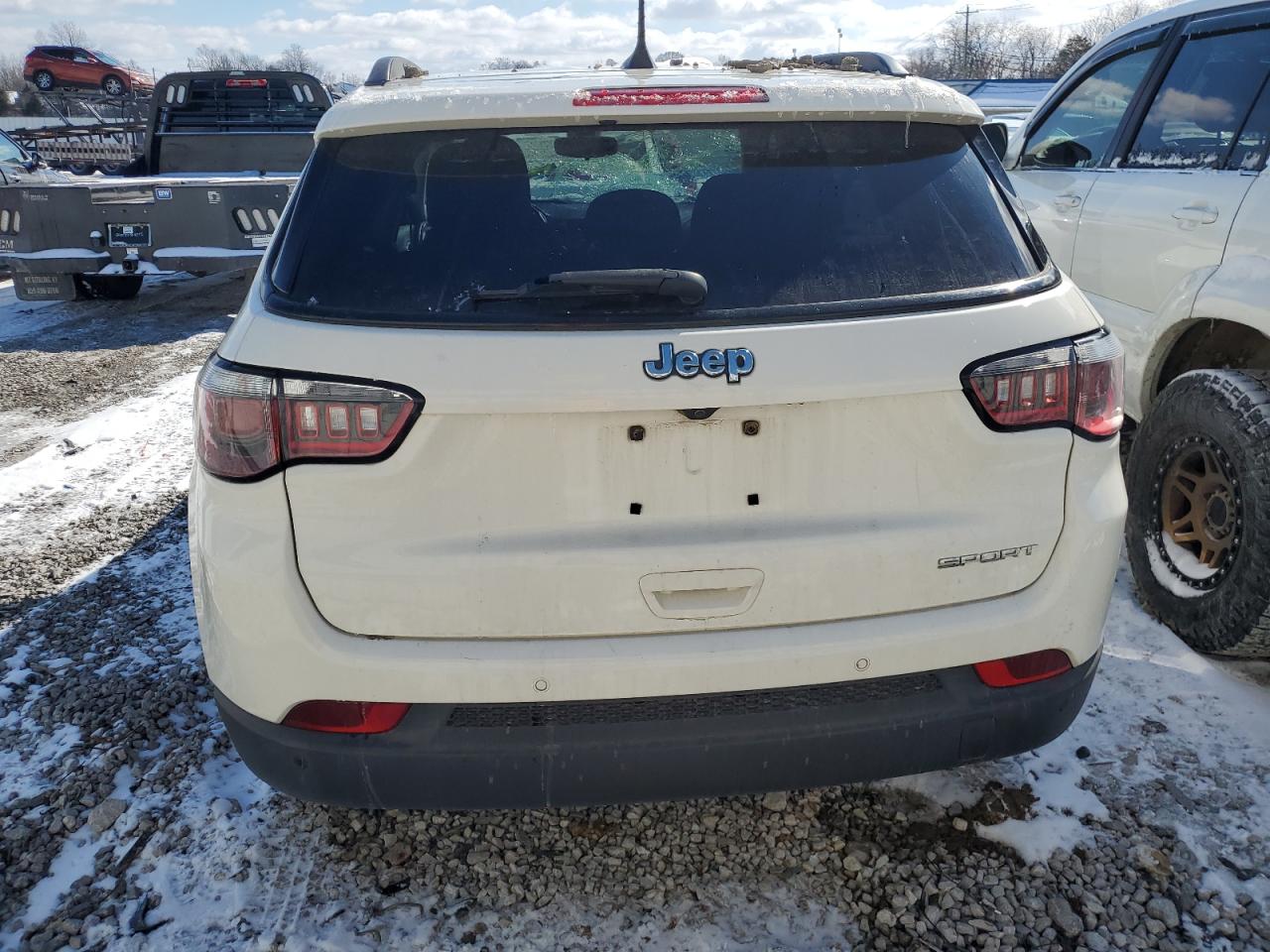 2018 Jeep Compass VIN 3C4NJCAB3JT193575 Copart auction photo, front end damage thumbnail 6