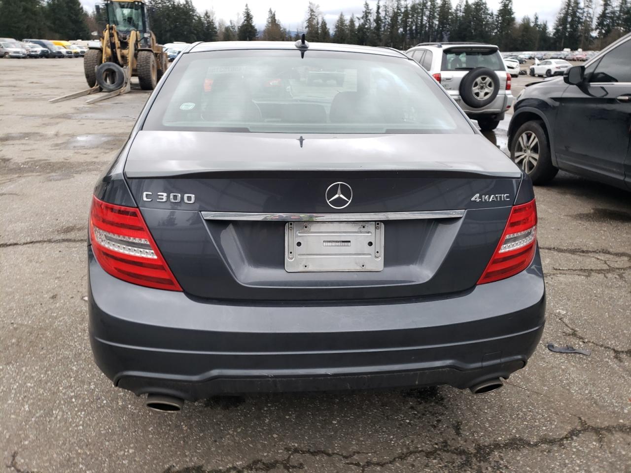 2014 Mercedes-Benz C-klasse VIN WDDGF8AB6EA947806 Copart auction photo, front end damage thumbnail 6