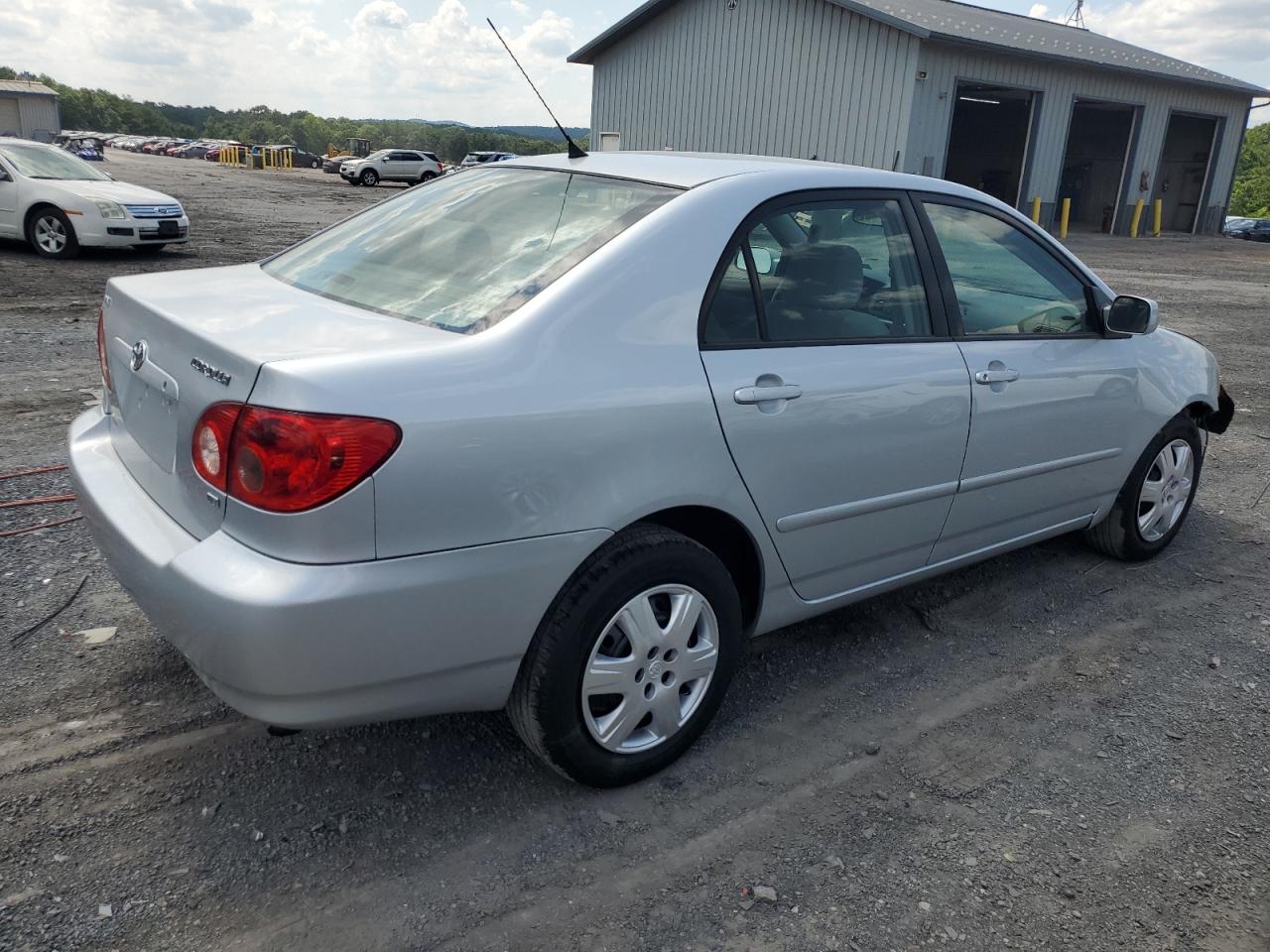 2005 Toyota Corolla VIN JTDBR32E452064207 Copart auction photo, front end / minor dent/scratches damage thumbnail 3