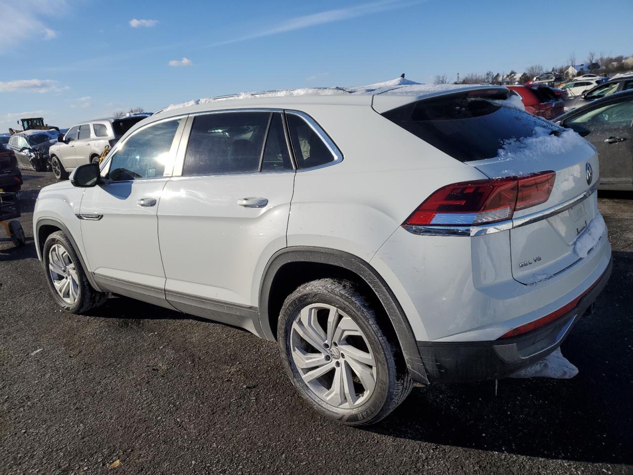 2021 Volkswagen Atlas VIN 1V2BE2CA7MC223911 Copart auction photo, side / front end damage thumbnail 2