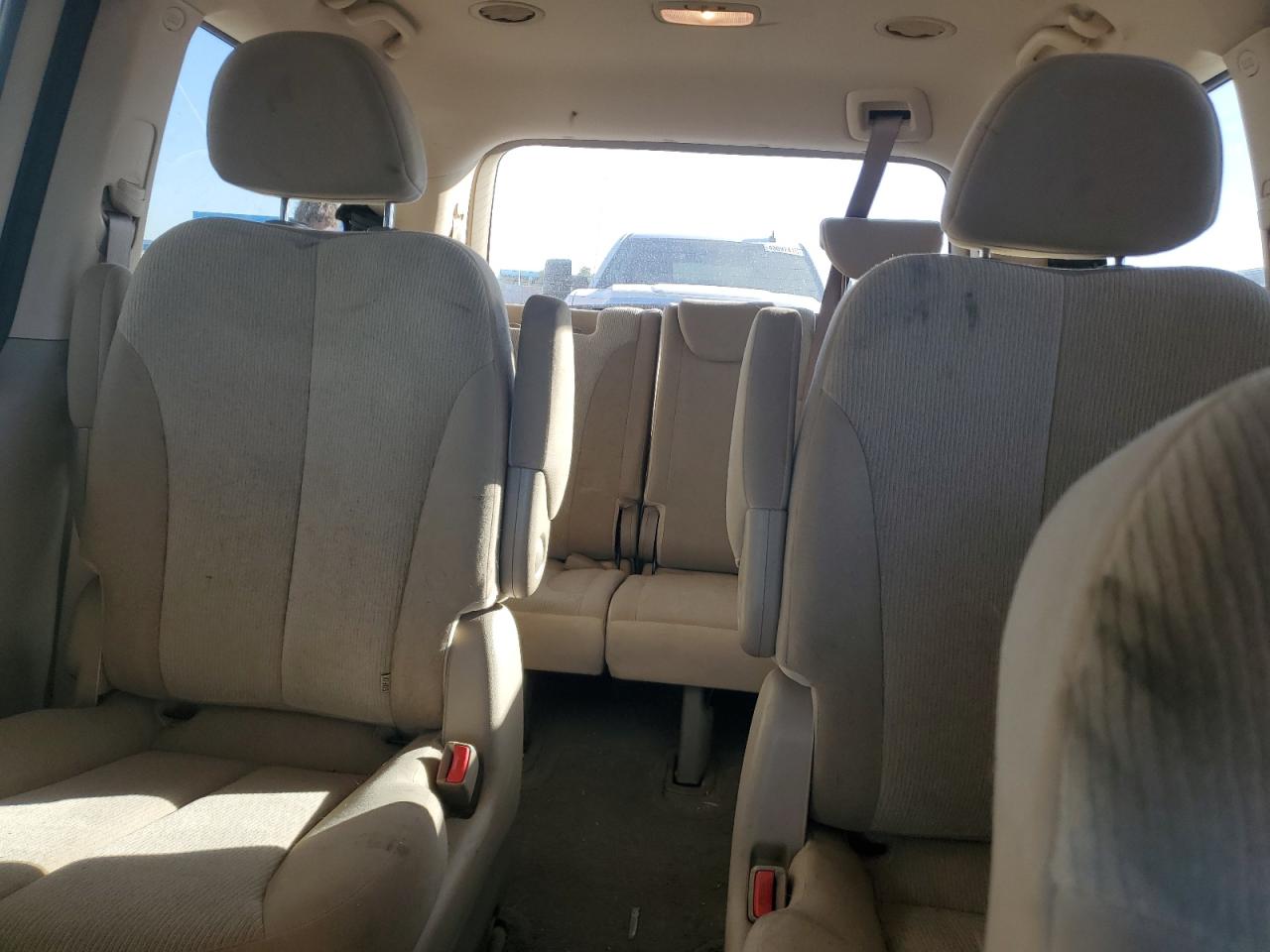 2011 KIA Sedona VIN KNDMG4C78B6407528 Copart auction photo, front end / side damage thumbnail 10