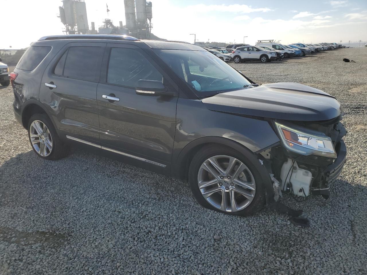 2017 Ford Explorer VIN 1FM5K7FHXHGD99827 Copart auction photo, front end / side damage thumbnail 4