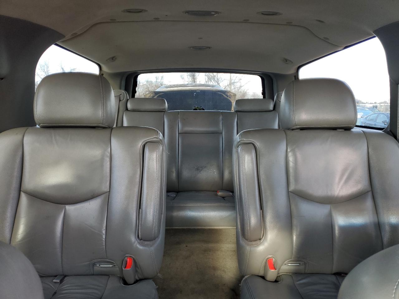 2006 Chevrolet Suburban VIN 1GNFK16Z06J157828 Copart auction photo, undercarriage / all over damage thumbnail 10