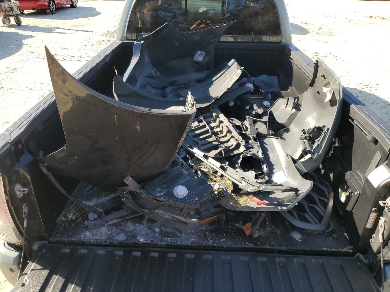 2022 Toyota Tacoma VIN 3TMDZ5BN5NM135699 Copart auction photo, front end / minor dent/scratches damage thumbnail 13