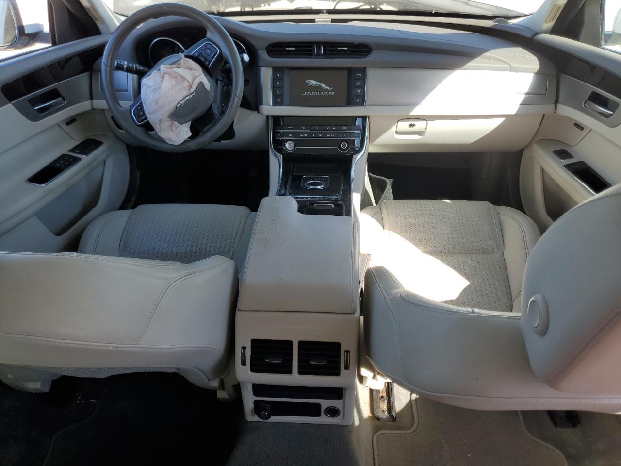 2016 Jaguar XF VIN SAJBE4BV6GCY03772 Copart auction photo, front end / minor dent/scratches damage thumbnail 8