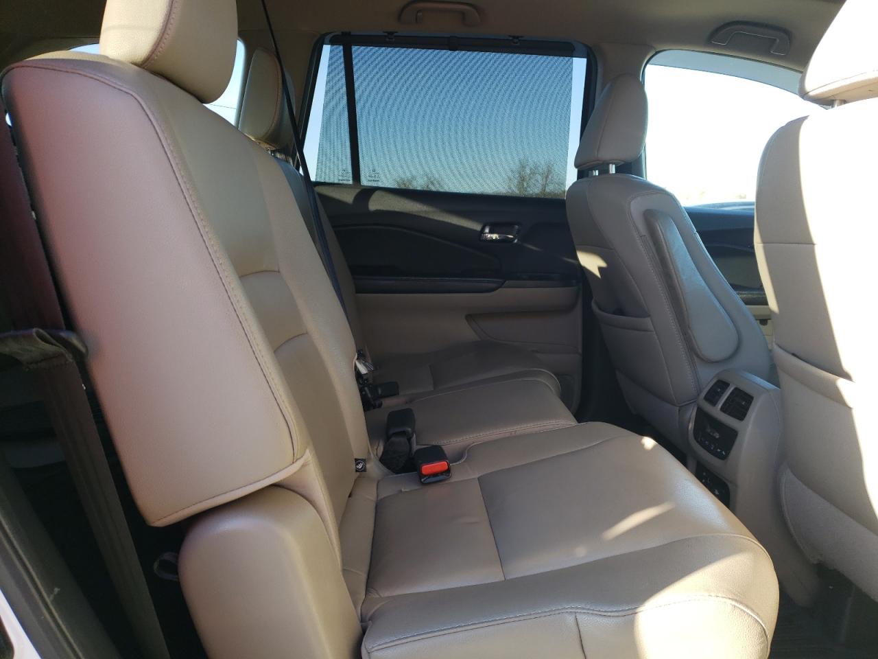 2017 Honda Pilot VIN 5FNYF5H99HB016342 Copart auction photo, all over damage thumbnail 11