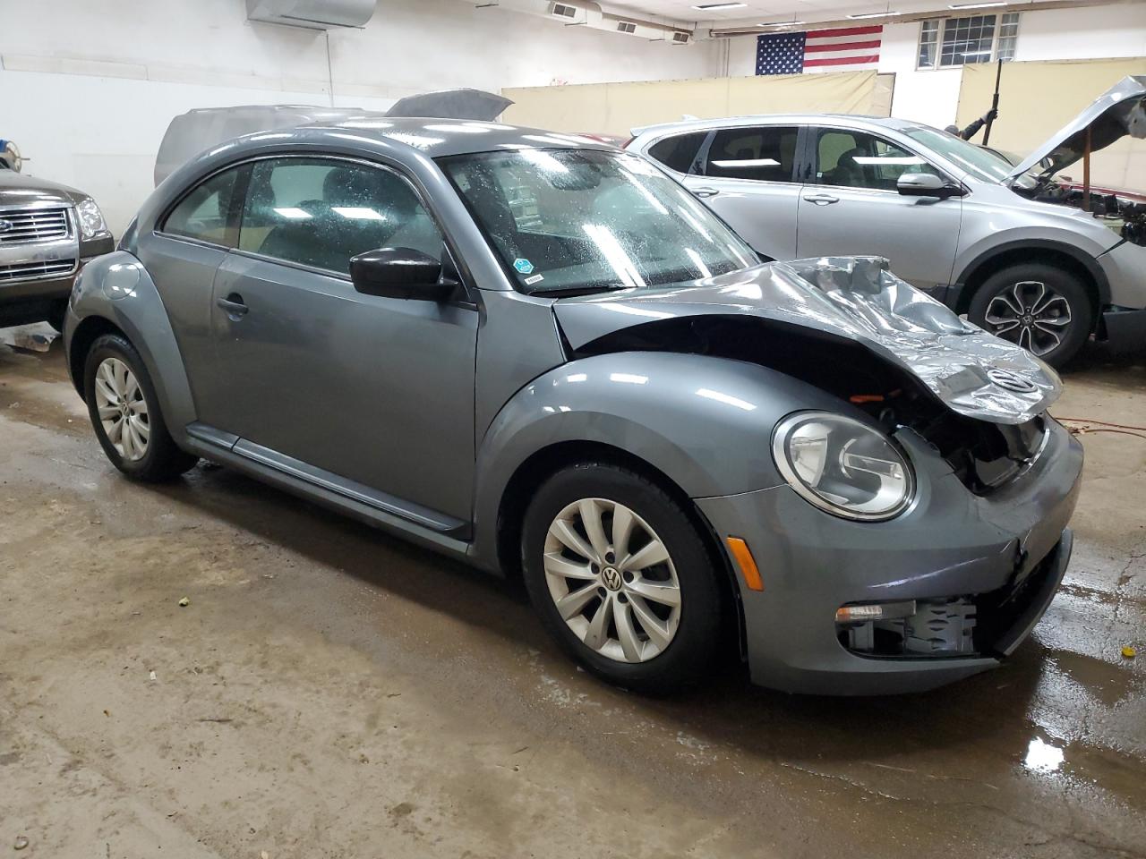 2013 Volkswagen Beetle VIN 3VWFP7AT1DM662922 Copart auction photo, front end / side damage thumbnail 4