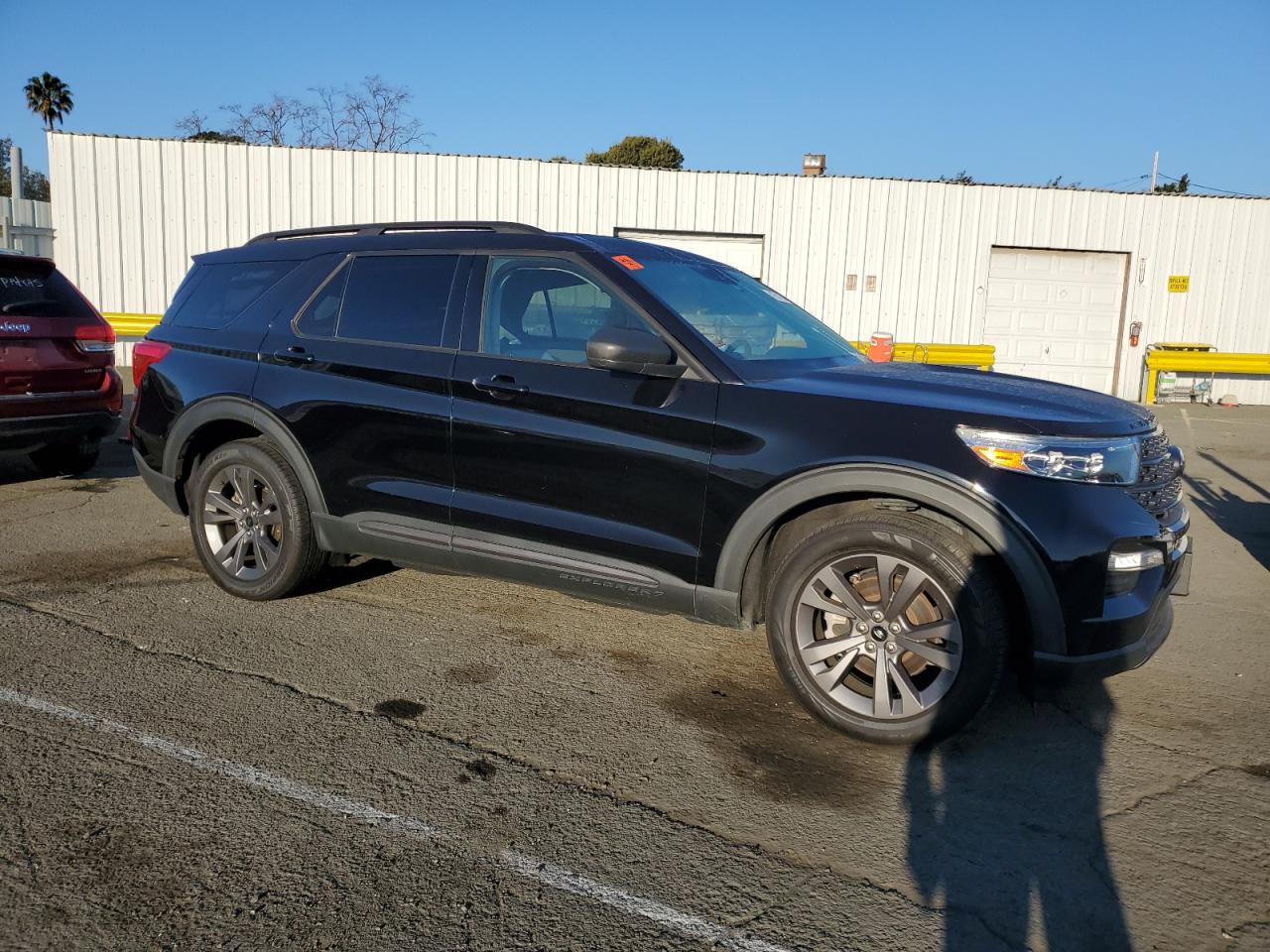 2021 Ford Explorer VIN 1FMSK8DH6MGB33274 Copart auction photo, all over damage thumbnail 4