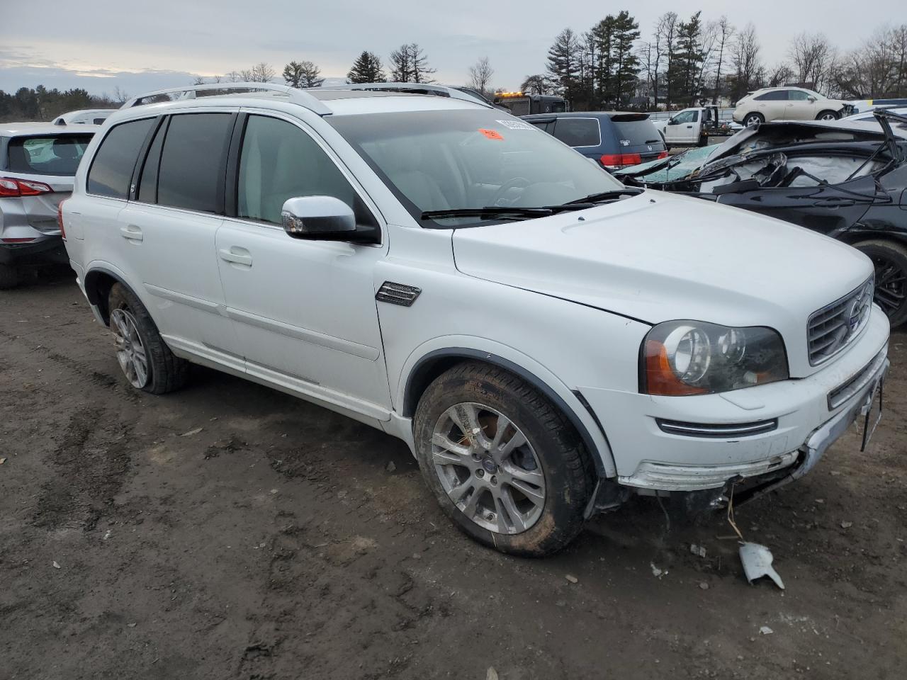 2014 Volvo XC90 VIN YV4952CZ7E1689841 Copart auction photo, front end / undercarriage damage thumbnail 4
