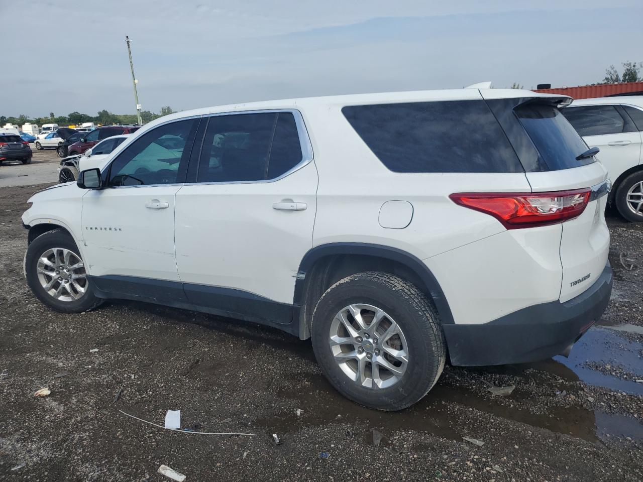 2019 Chevrolet Traverse VIN 1GNERFKW4KJ298315 Copart auction photo, front end / undercarriage damage thumbnail 2