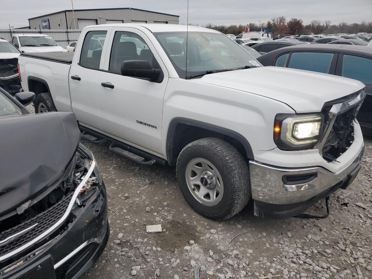 2019 GMC Sierra VIN 2GTR1LEC2K1192389 Copart auction photo, front end damage thumbnail 4
