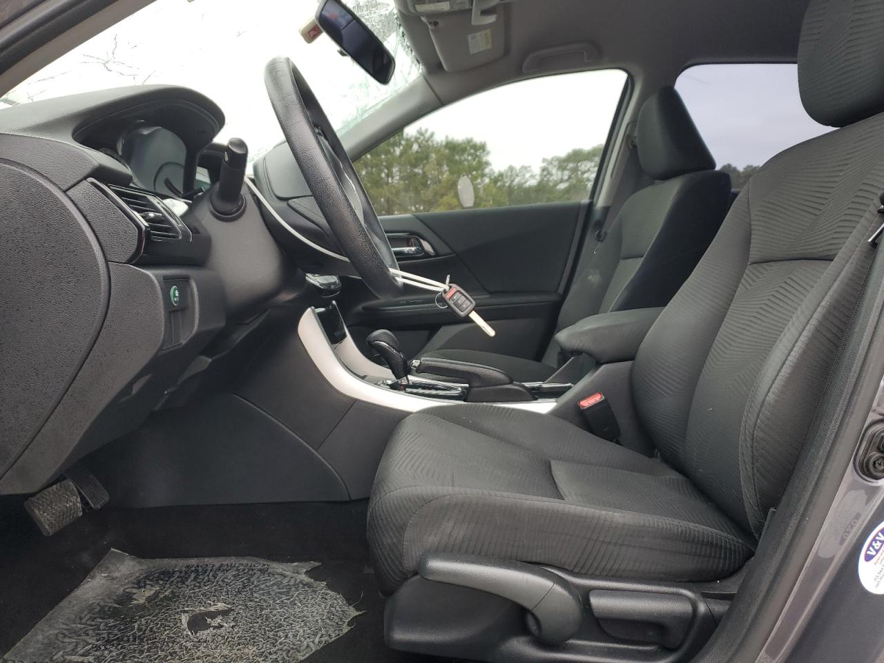 2017 Honda Accord VIN 1HGCR2F37HA028594 Copart auction photo, front end / minor dent/scratches damage thumbnail 7