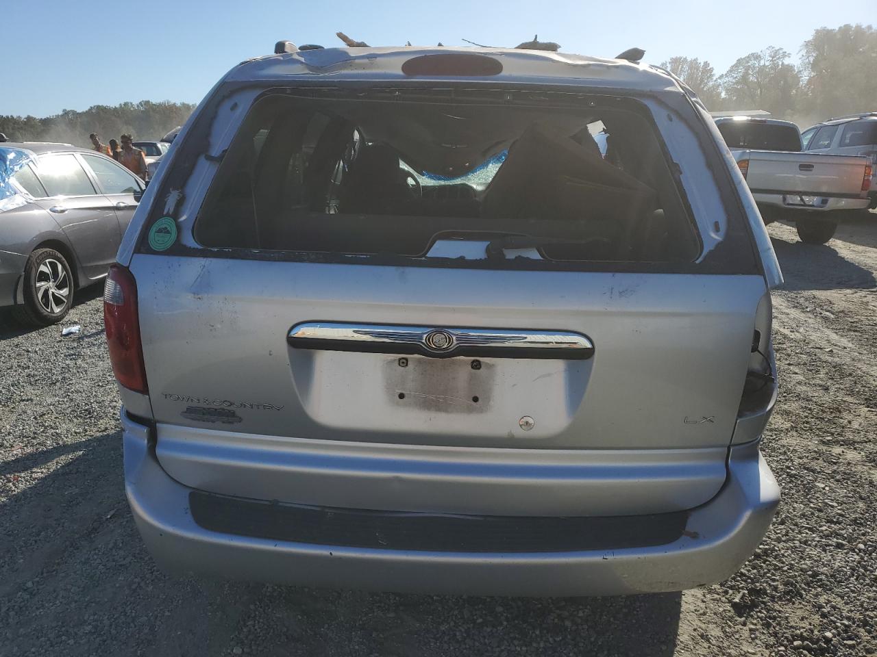 2001 Chrysler Town & Country VIN 2C4GP44G71R108258 Copart auction photo, top/roof damage thumbnail 6