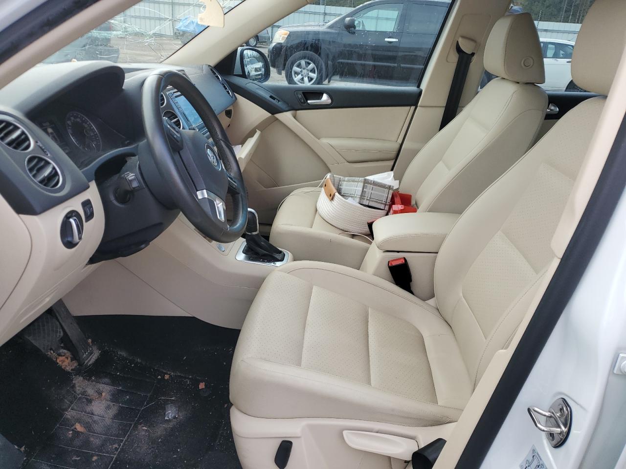 2017 Volkswagen Tiguan VIN WVGAV7AX8HW503368 Copart auction photo, front end damage thumbnail 7
