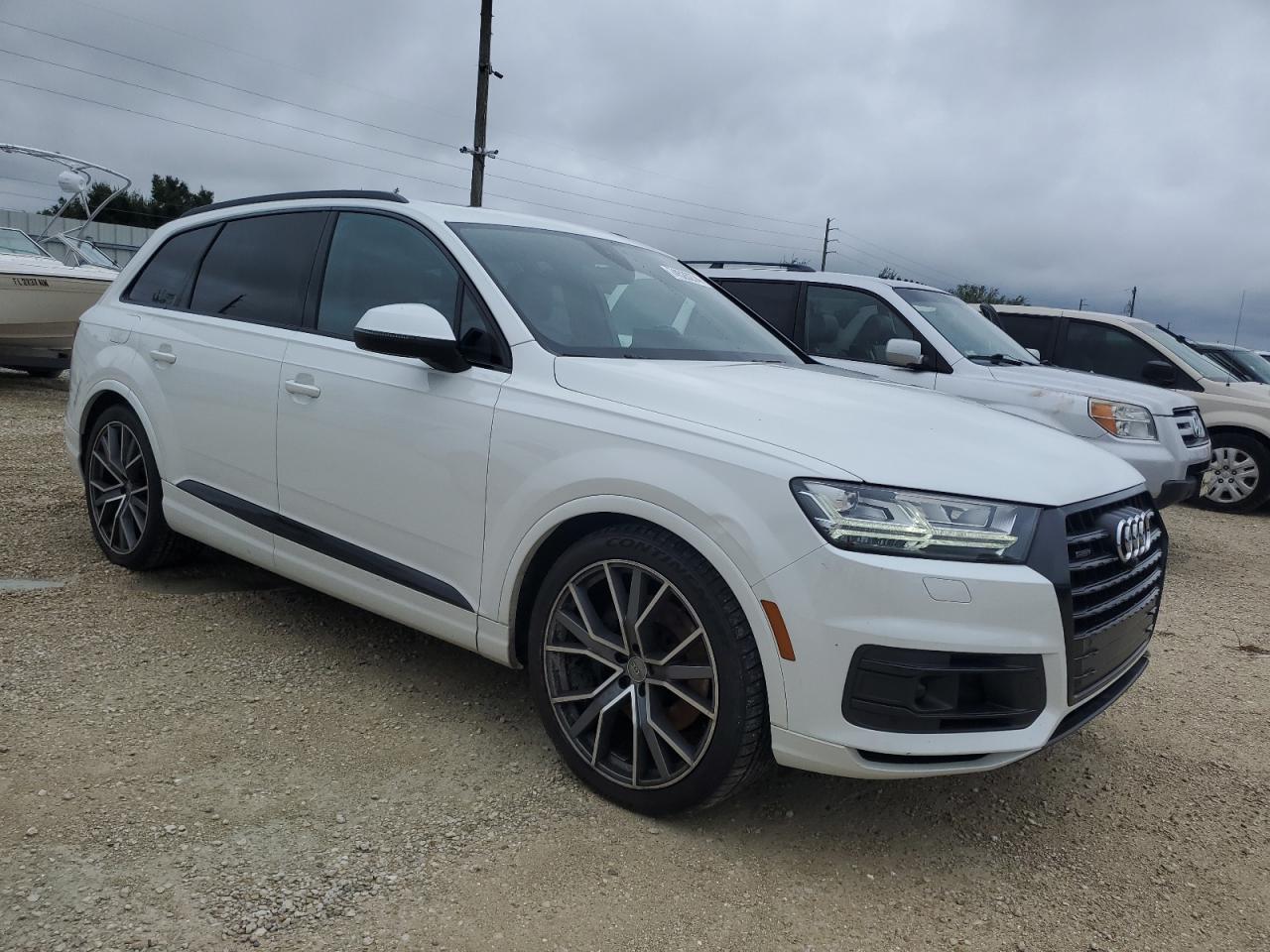 2017 Audi Q7 VIN WA1VAAF78HD041892 Copart auction photo, water/flood damage thumbnail 4