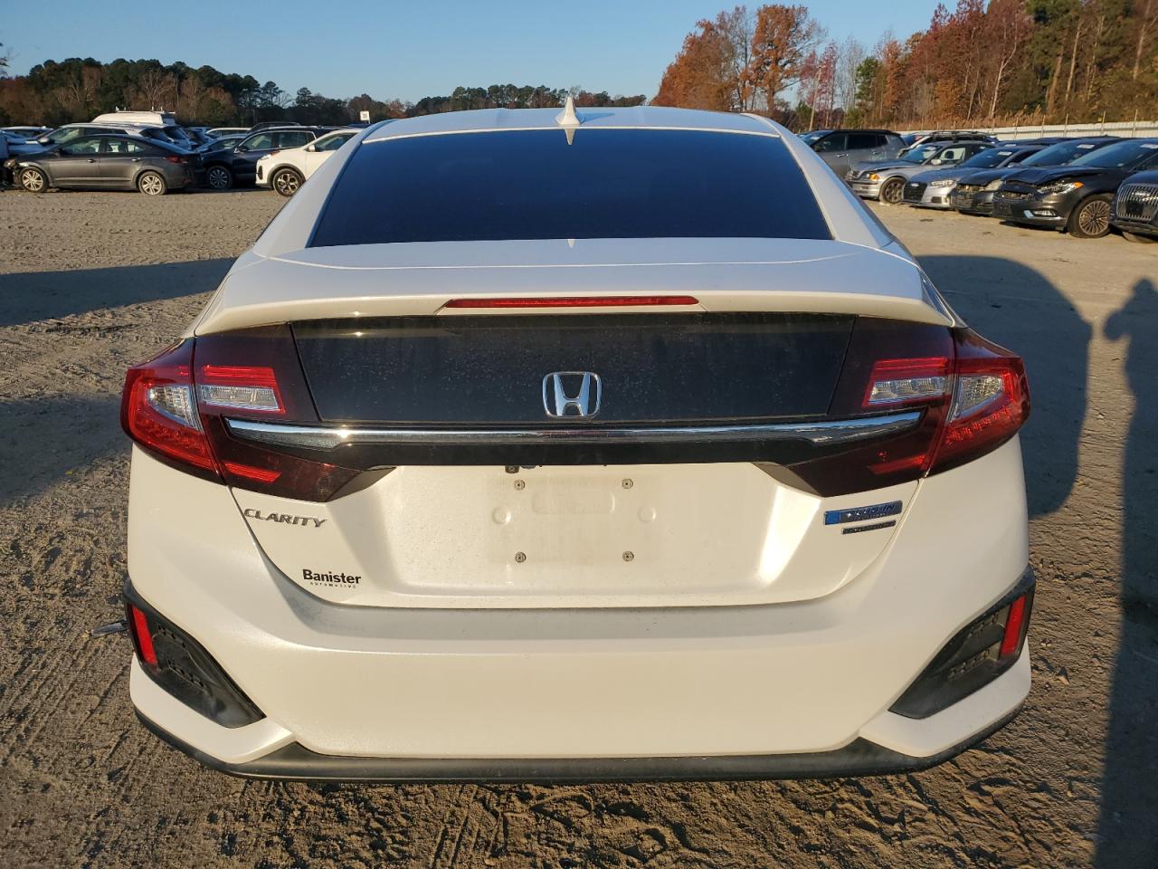 2018 Honda Clarity VIN JHMZC5F38JC011064 Copart auction photo, front end / minor dent/scratches damage thumbnail 6
