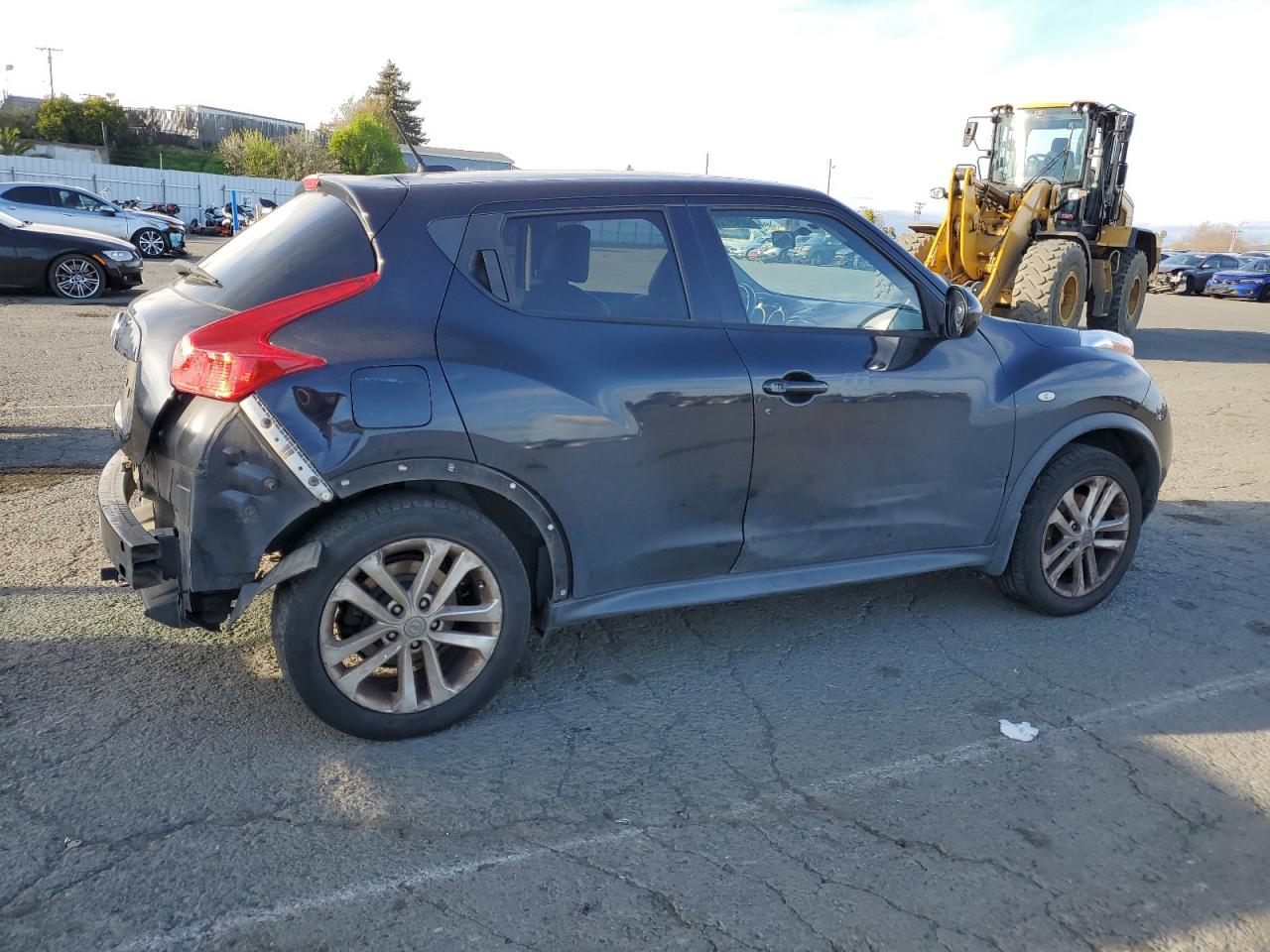 2014 Nissan Juke VIN JN8AF5MV8ET480692 Copart auction photo, side / rear end damage thumbnail 3