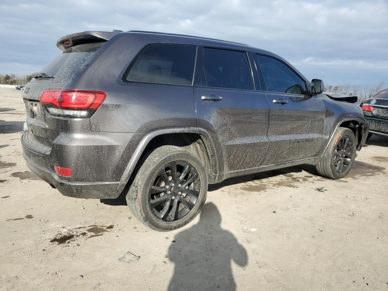 2021 Jeep Grand Cherokee VIN 1C4RJFAG3MC651193 Copart auction photo, front end / minor dent/scratches damage thumbnail 3