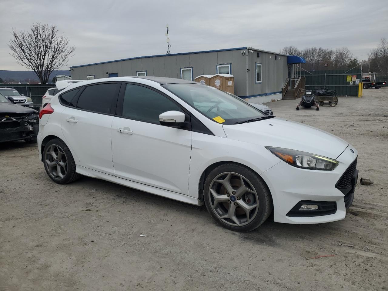 2018 Ford Focus VIN 1FADP3L94JL245267 Copart auction photo, all over / undercarriage damage thumbnail 4
