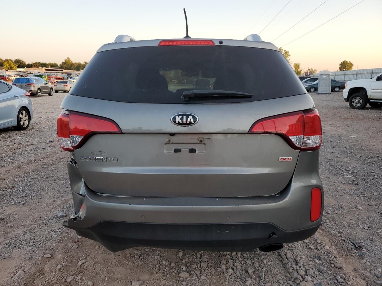 2015 KIA Sorento VIN 5XYKTDA60FG563952 Copart auction photo, side / rear end damage thumbnail 6