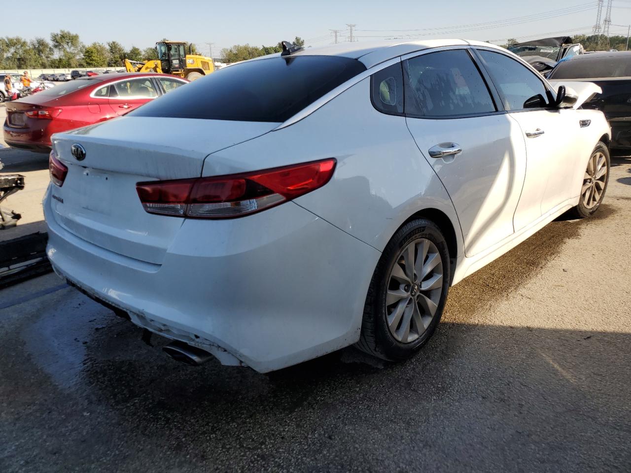 2016 KIA Optima VIN 5XXGT4L33GG024613 Copart auction photo, front end / rear end damage thumbnail 3