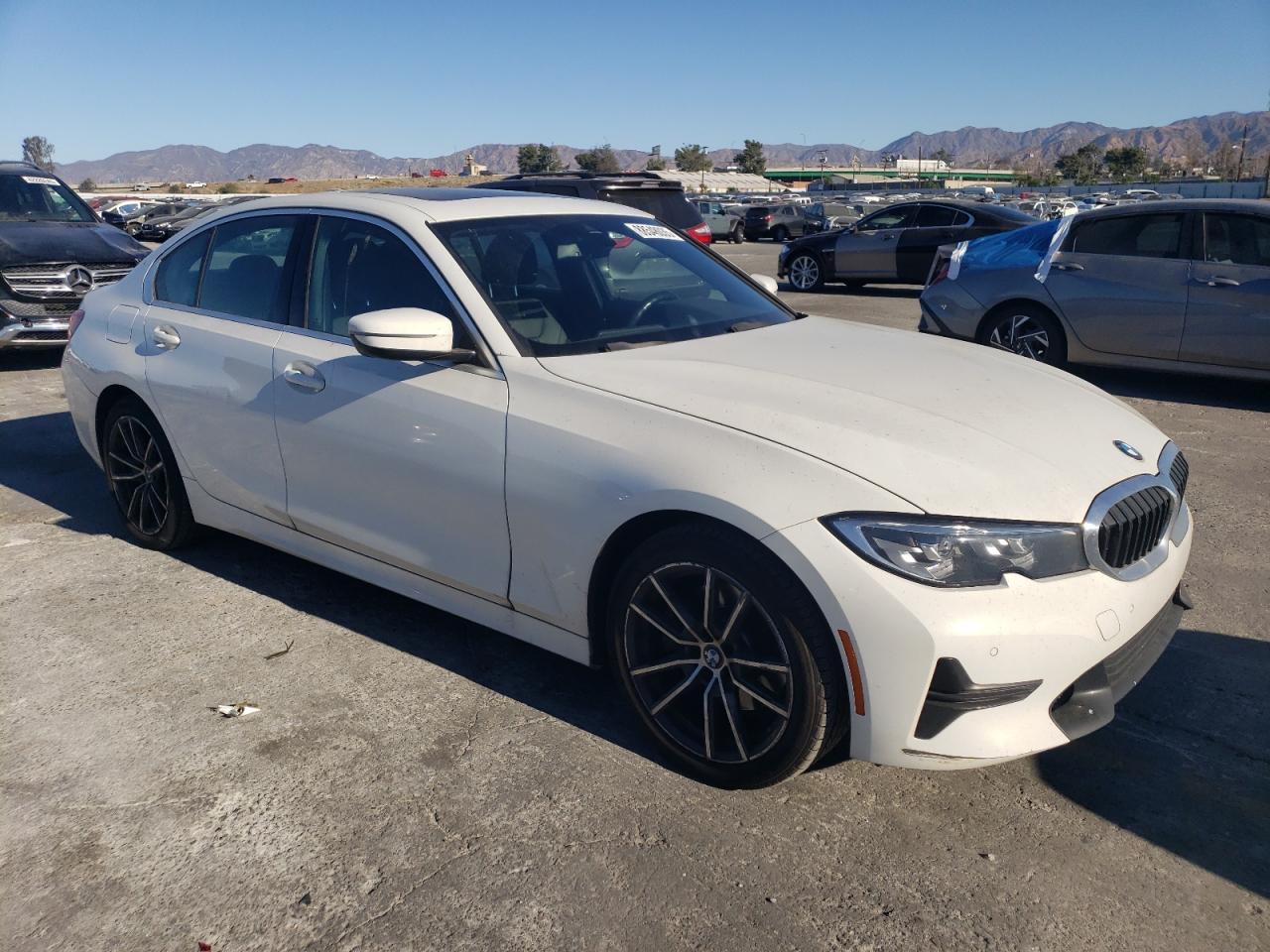2020 BMW 3er VIN 3MW5R1J07L8B35368 Copart auction photo, side / rear end damage thumbnail 4