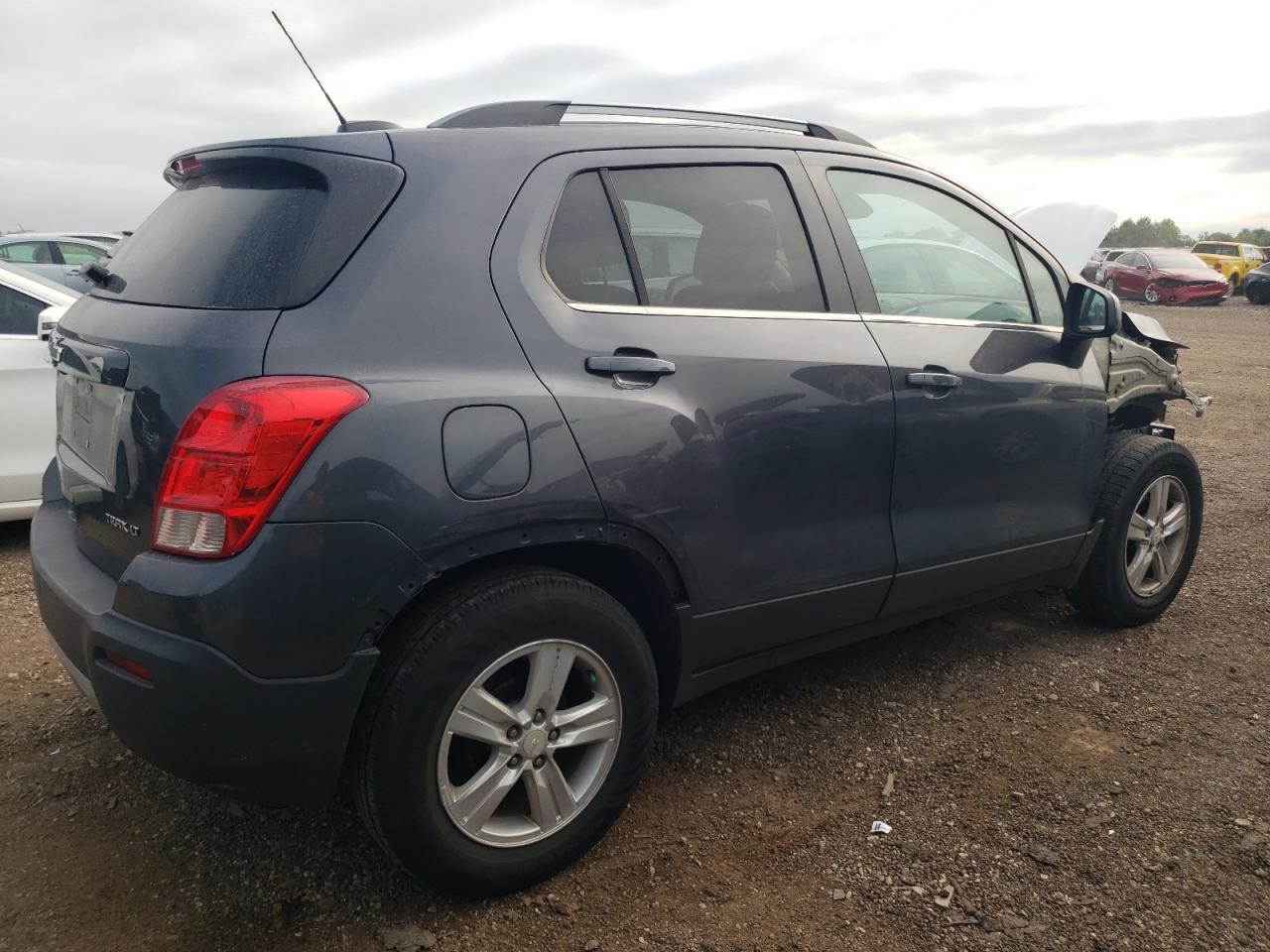 2016 Chevrolet Trax VIN 3GNCJLSB2GL186025 Copart auction photo, front end / side damage thumbnail 3
