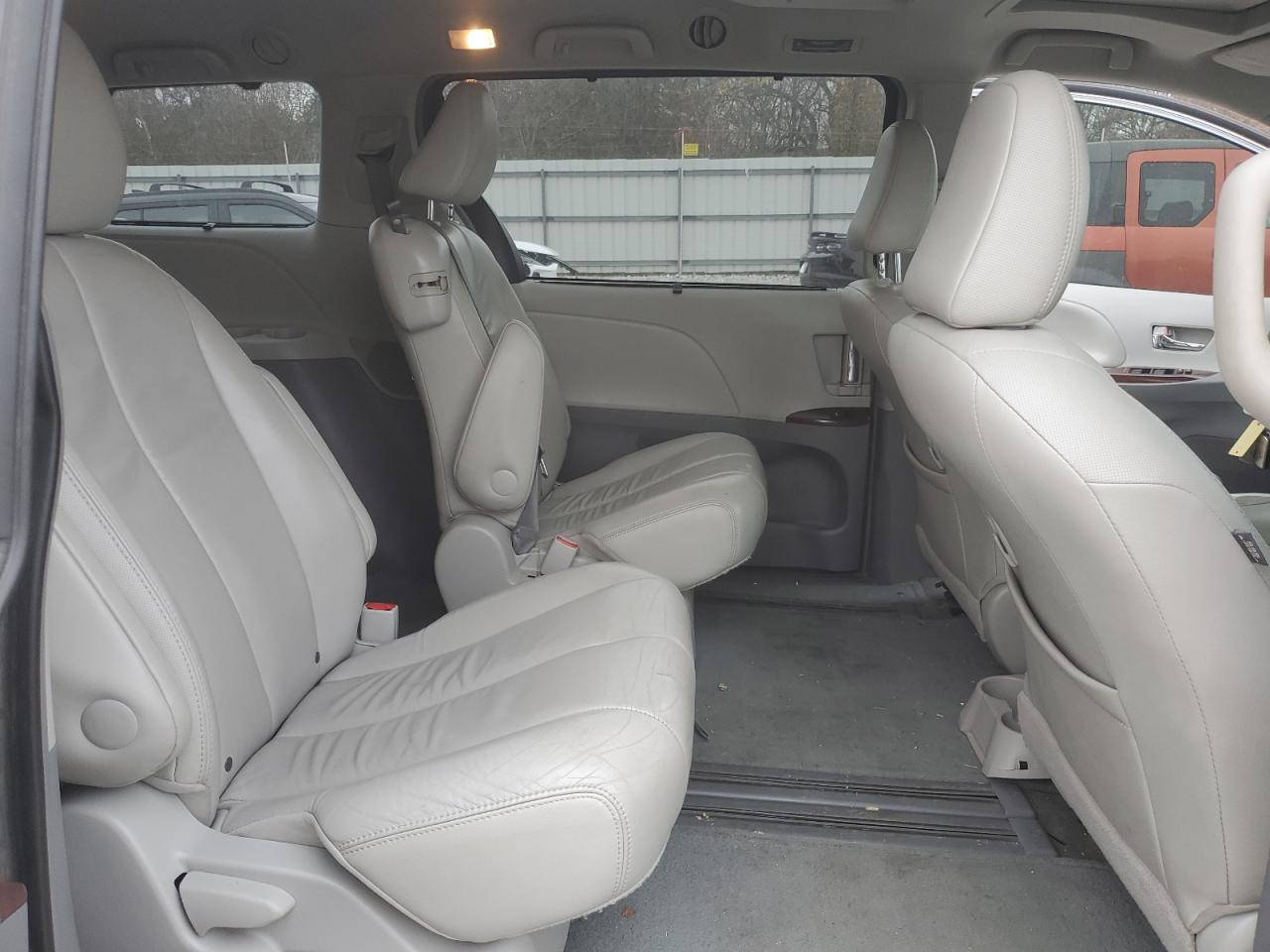 2012 Toyota Sienna VIN 5TDYK3DC1CS271900 Copart auction photo, front end damage thumbnail 11