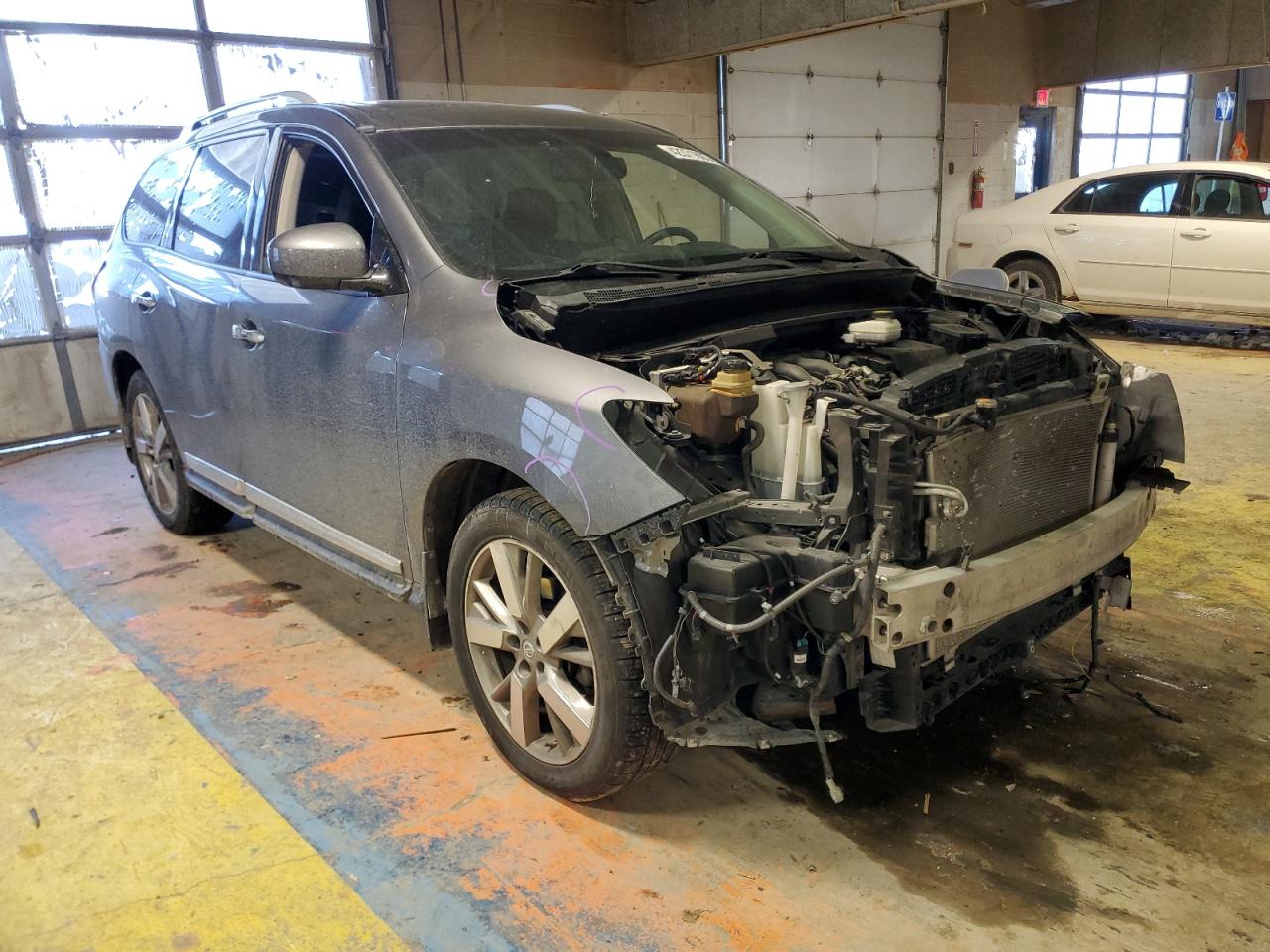2016 Nissan Pathfinder VIN 5N1AR2MM0GC652074 Copart auction photo, front end / minor dent/scratches damage thumbnail 4
