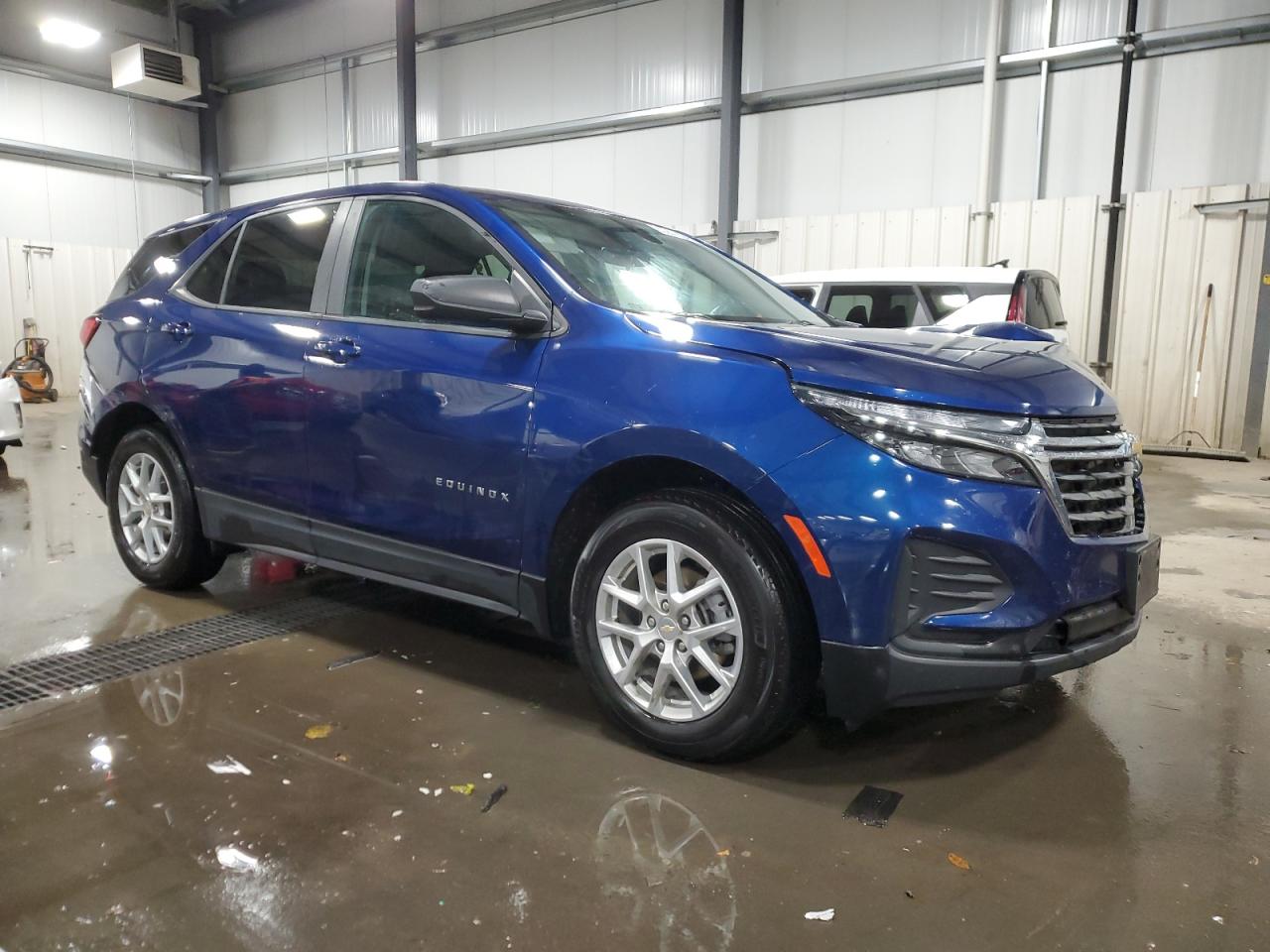 2022 Chevrolet Equinox VIN 3GNAXHEV0NS243284 Copart auction photo, front end / side damage thumbnail 4