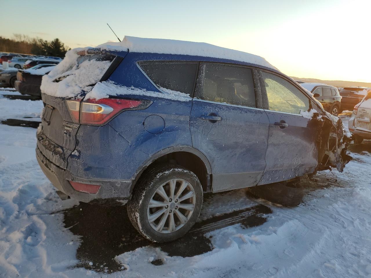 2017 Ford Escape VIN 1FMCU9JD8HUE28986 Copart auction photo, front end / side damage thumbnail 3