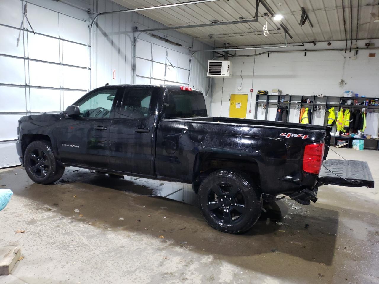 2017 Chevrolet Silverado VIN 1GCVKNEC1HZ330589 Copart auction photo, rear end / minor dent/scratches damage thumbnail 2