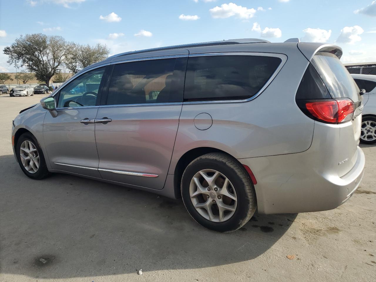 2017 Chrysler Pacifica VIN 2C4RC1EG5HR614473 Copart auction photo, front end damage thumbnail 2