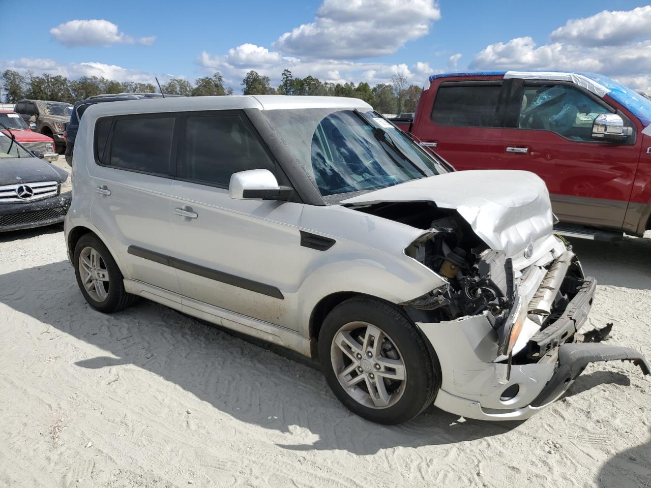 2011 KIA Soul VIN KNDJT2A24B7339765 Copart auction photo, front end damage thumbnail 4