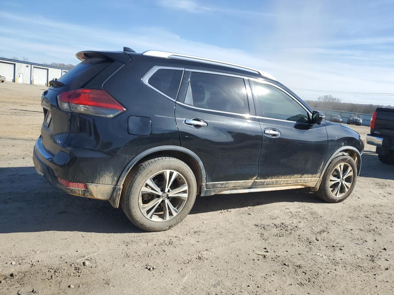 2019 Nissan Rogue VIN JN8AT2MT6KW268826 Copart auction photo, front end / minor dent/scratches damage thumbnail 3