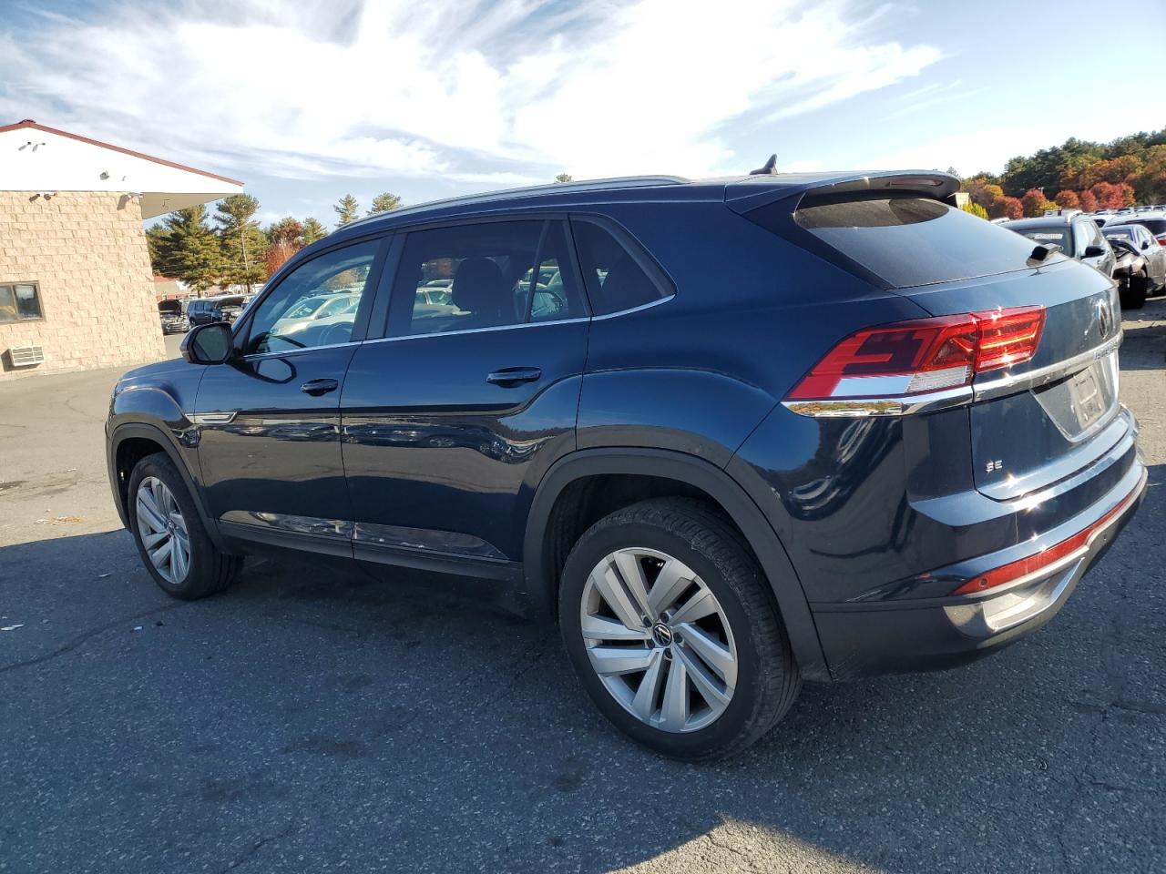 2020 Volkswagen Atlas VIN 1V26C2CA1LC207550 Copart auction photo, side damage thumbnail 2