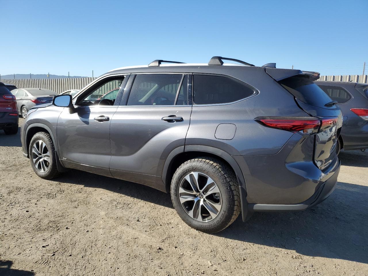2022 Toyota Highlander VIN 5TDHBRCH7NS541697 Copart auction photo, rear end / front end damage thumbnail 2
