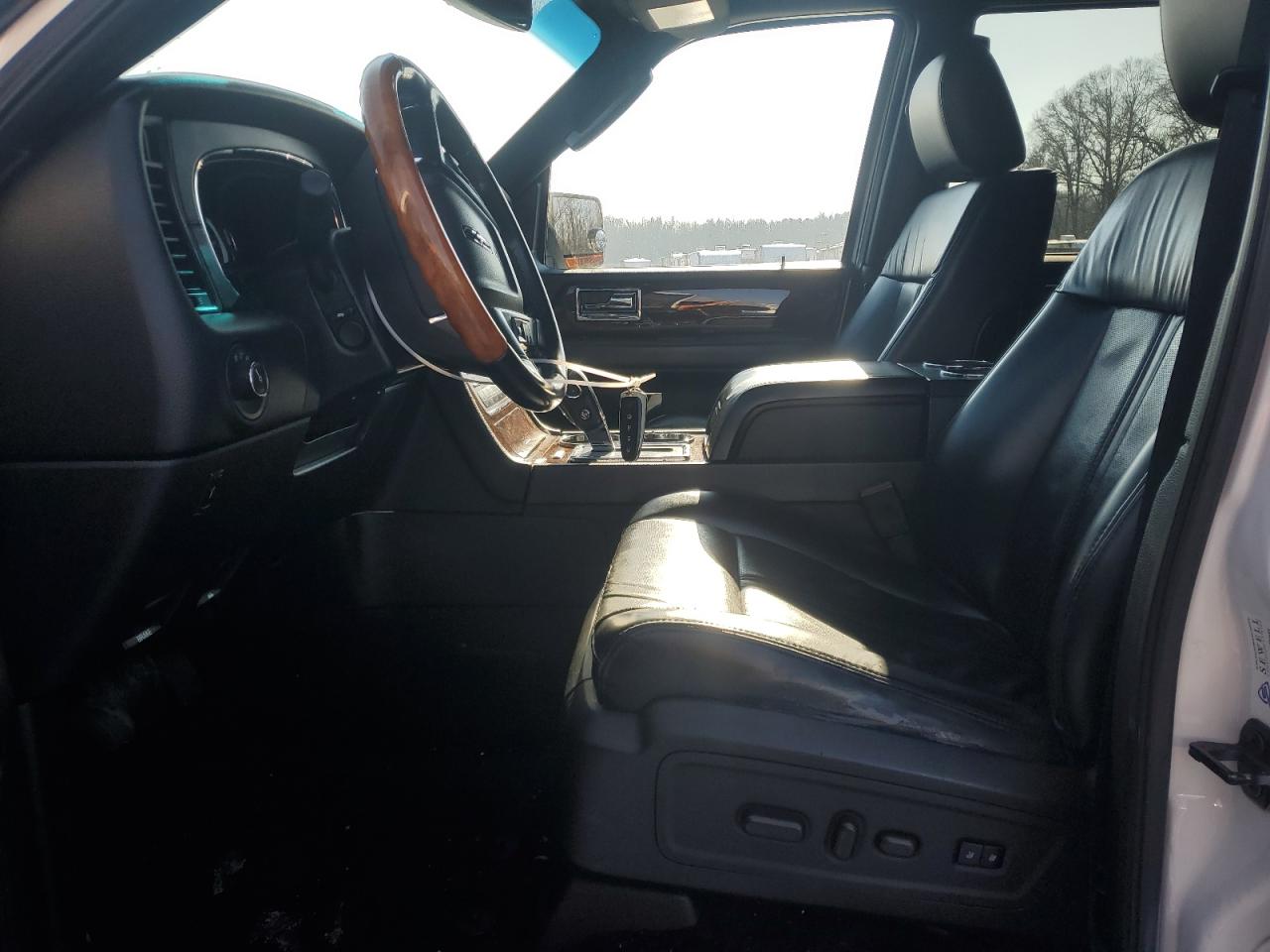 2017 Lincoln Navigator VIN 5LMJJ2JT4HEL04736 Copart auction photo, front end damage thumbnail 7