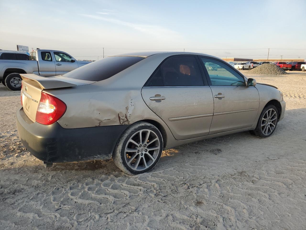 2004 Toyota Camry VIN 4T1BE32K34U371285 Copart auction photo, front end / rear end damage thumbnail 3