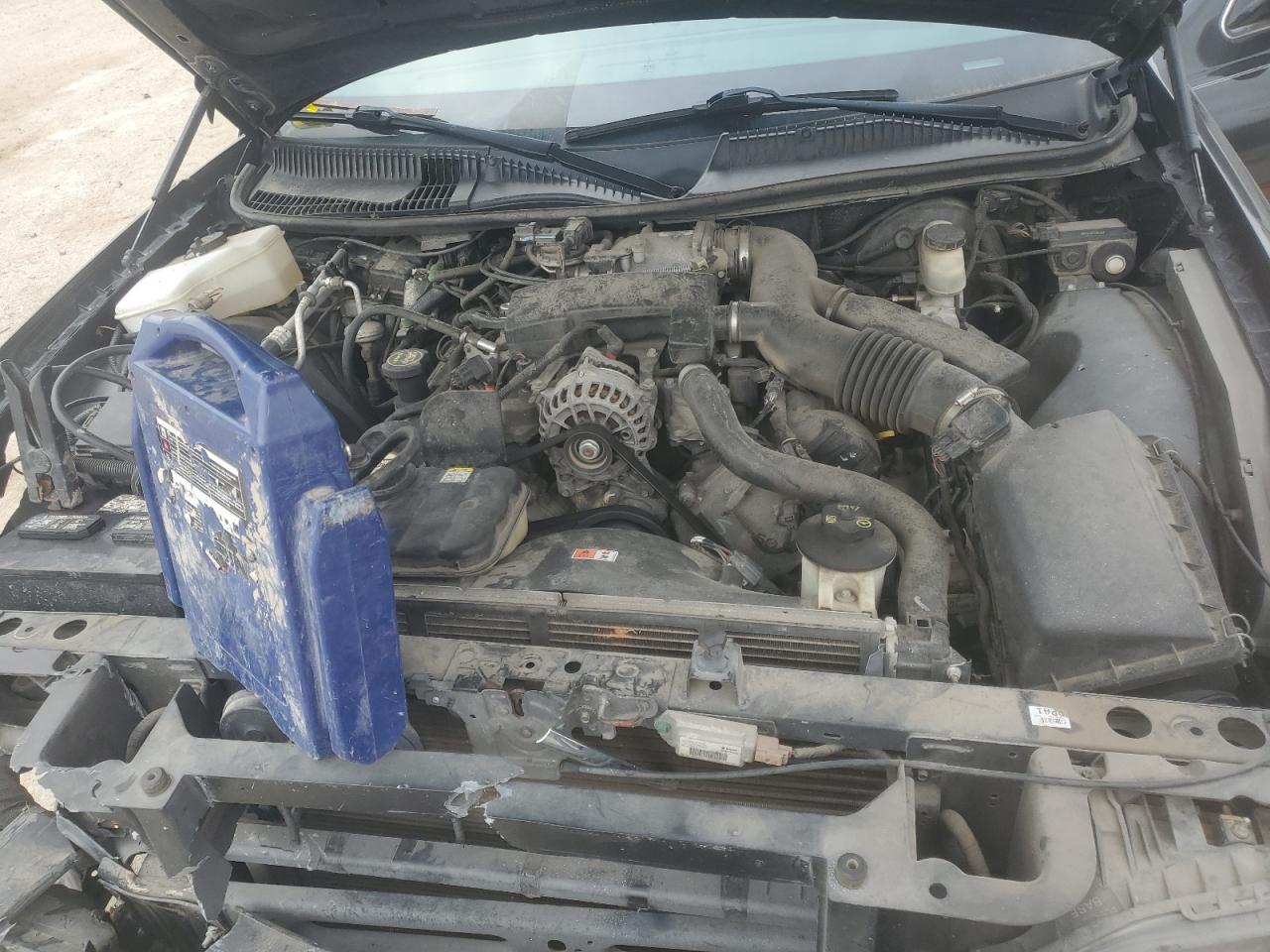 2003 Lincoln Town Car VIN 1L1FM81W43Y635225 Copart auction photo, front end damage thumbnail 11