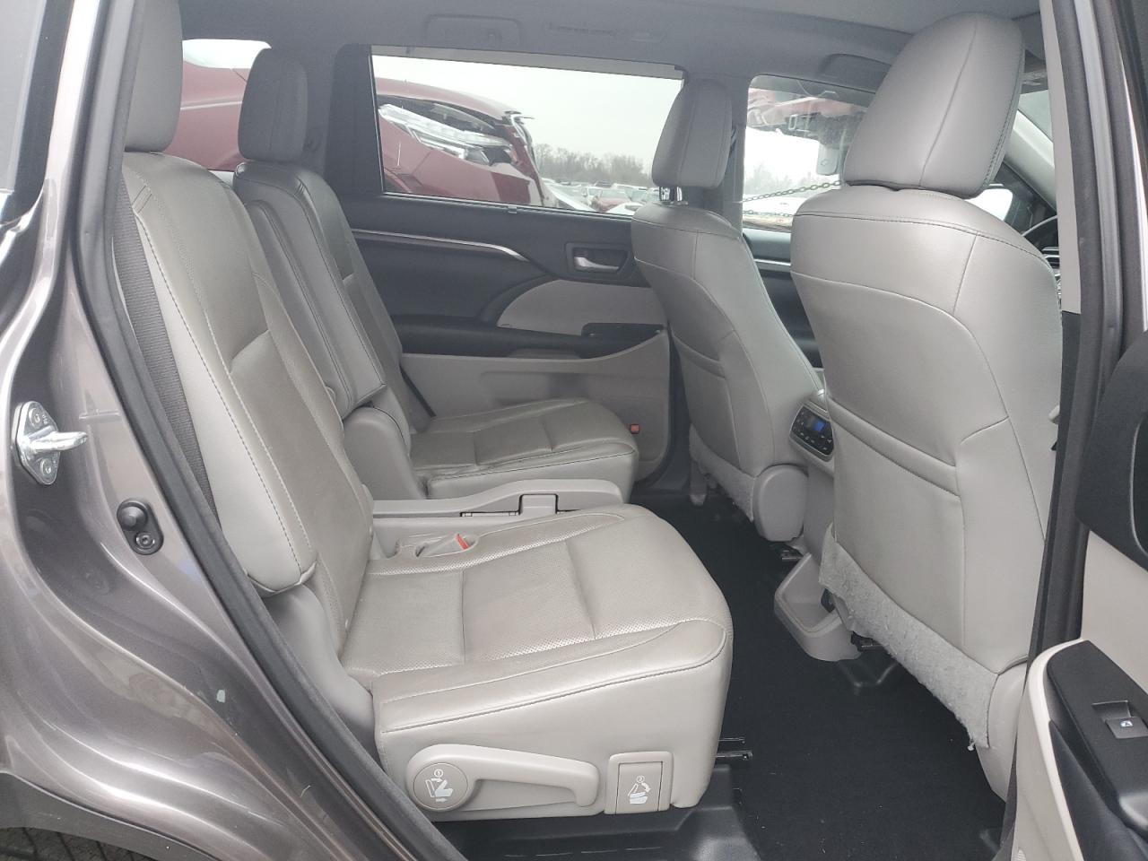 2016 Toyota Highlander VIN 5TDDKRFH8GS279489 Copart auction photo, front end damage thumbnail 11